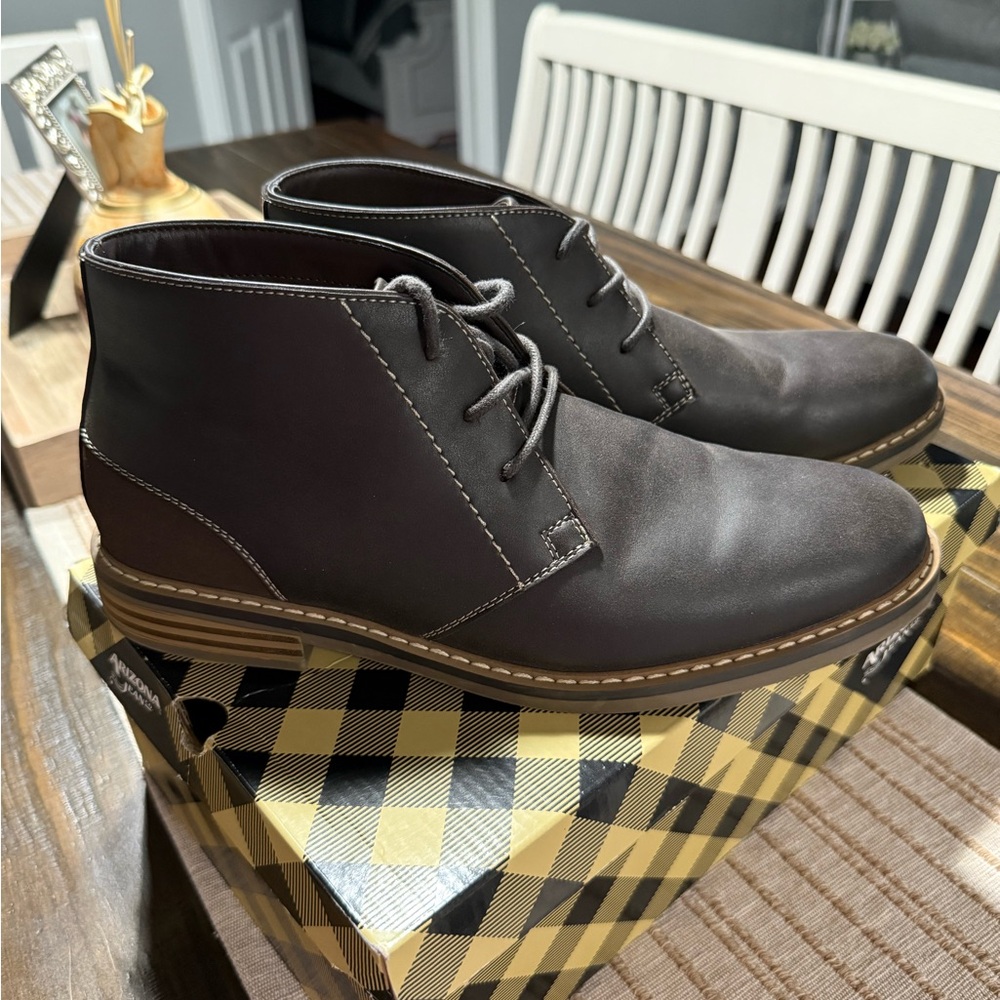 Arizona Jean Co. Men's Brown Leather Chukka Boots